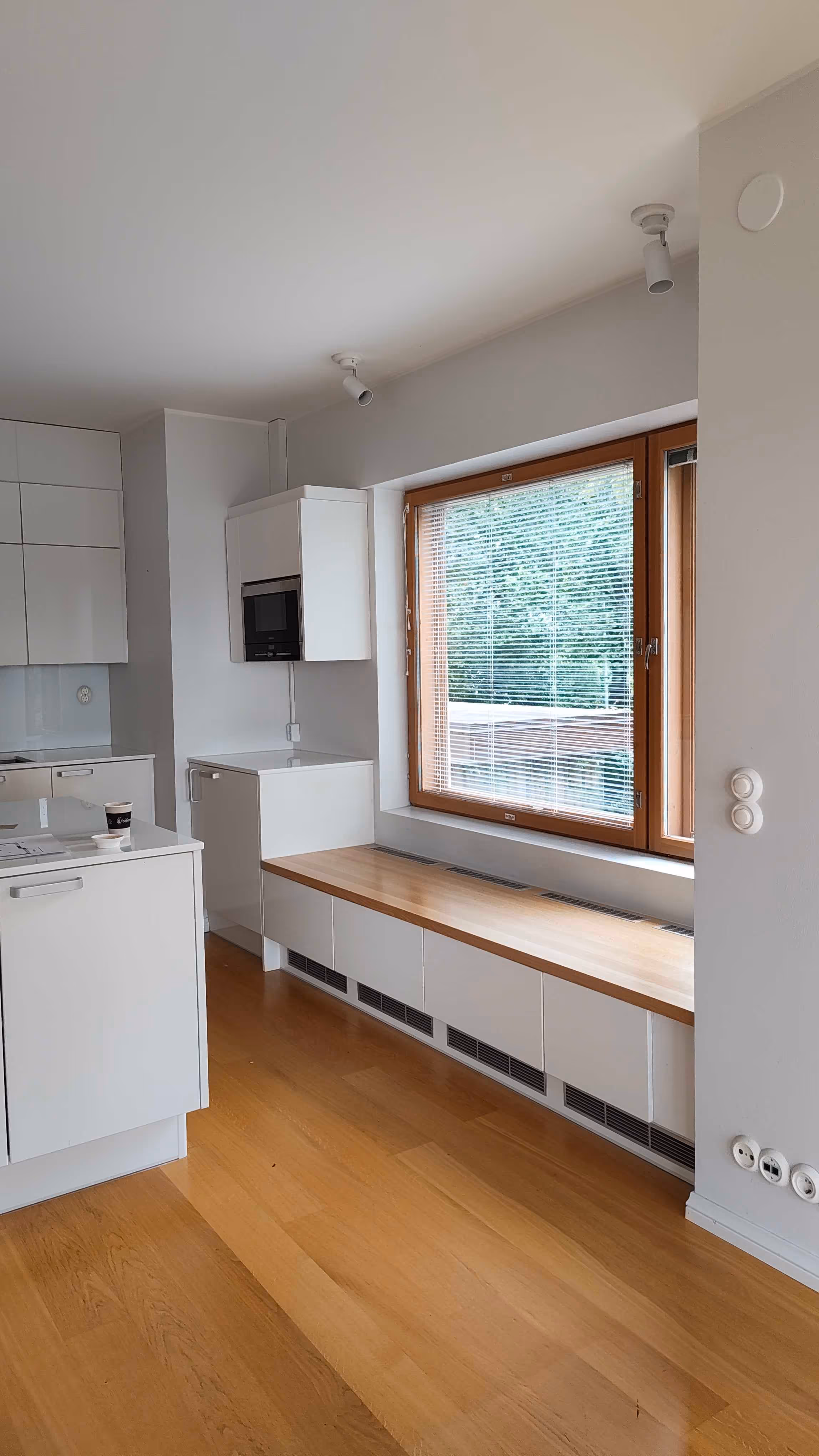 Before - kitchen bench